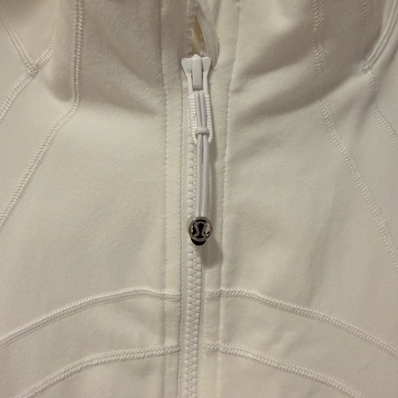 Lululemon Define Oversized Jacket in White - Picture 3 of 8